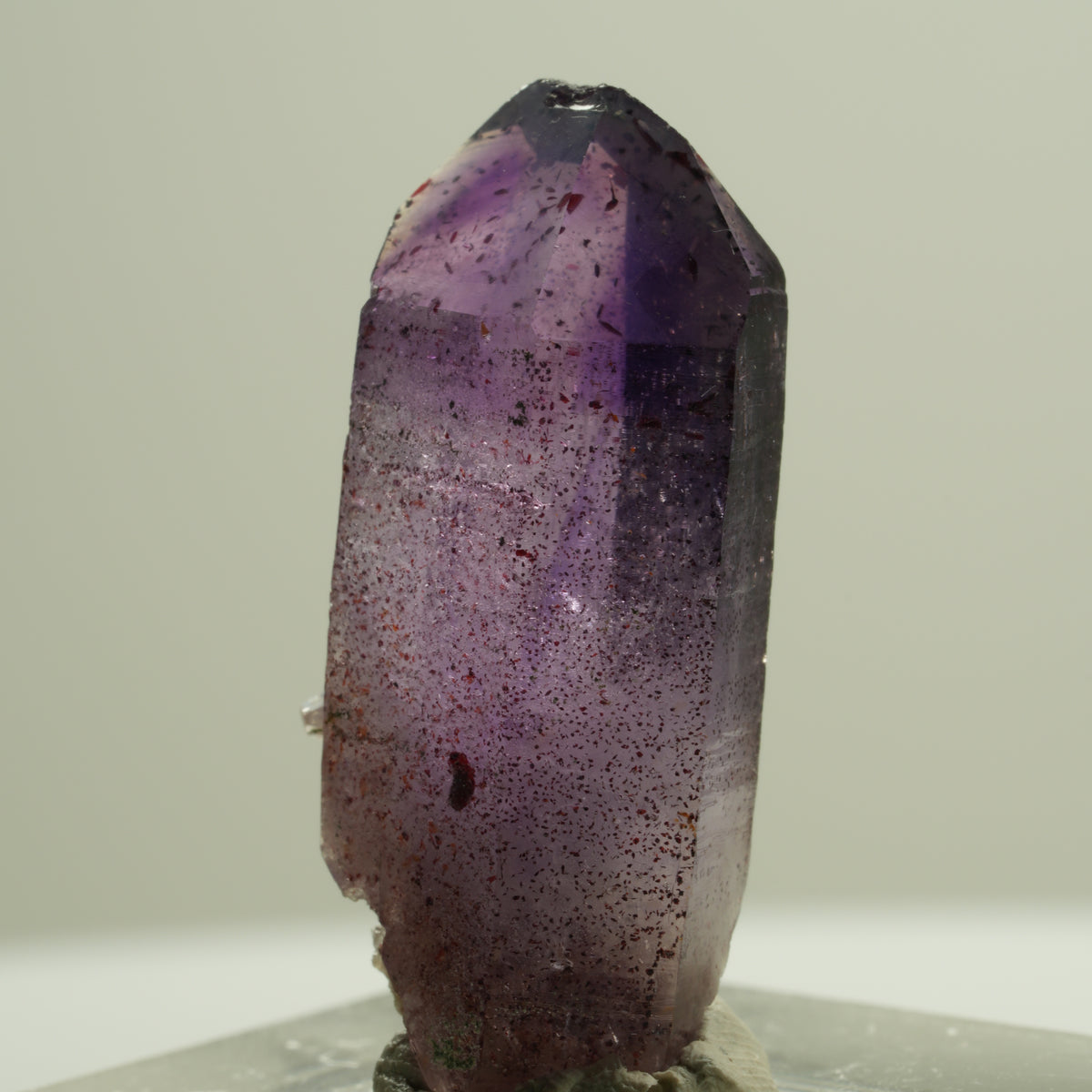 Seltene Phantom Skelett Amethyst mit Eisen Spitze Brandberg, Namibia 30*12*9mm #14190