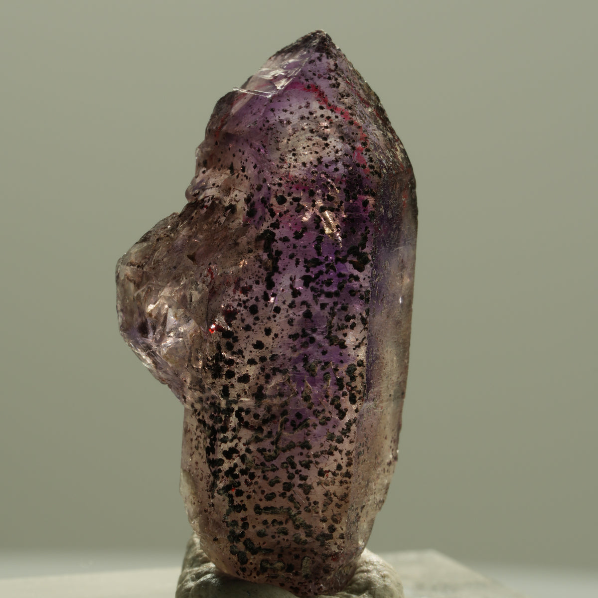 Enhydro Skelett Phantom Amethyst mit Hämatit, 1x Blase Brandberg, Namibia 31*16*10mm #14195