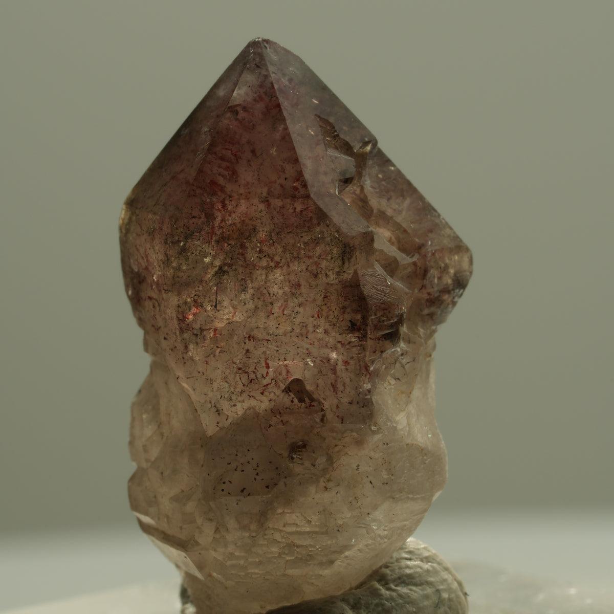 Seltene Phantom Amethyst Zepter mit Eisen Spitze Brandberg, Namibia 26*15*14mm #14198