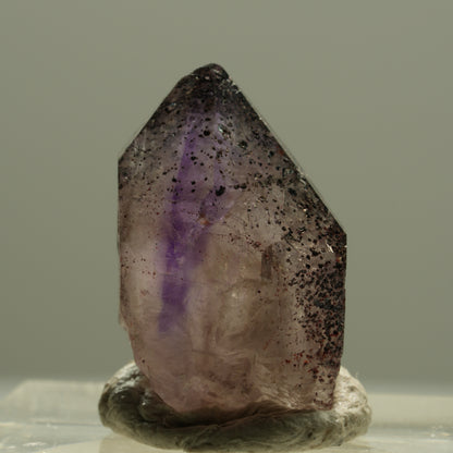 Seltene Phantom Skelett Amethyst mit Eisen Spitze Brandberg, Namibia 22*14*10mm #14199