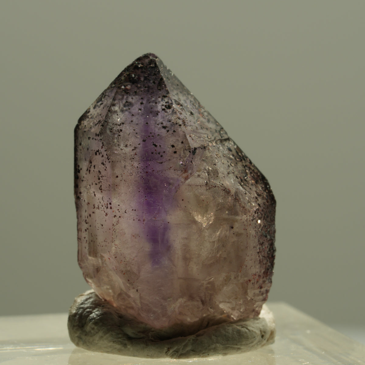 Seltene Phantom Skelett Amethyst mit Eisen Spitze Brandberg, Namibia 22*14*10mm #14199