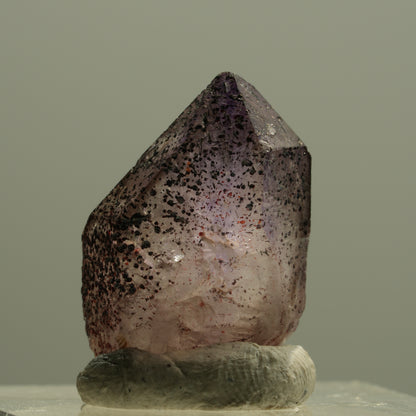 Seltene Phantom Skelett Amethyst mit Eisen Spitze Brandberg, Namibia 22*14*10mm #14199