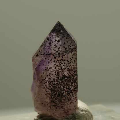 Seltene Phantom Skelett Amethyst mit Eisen Spitze Brandberg, Namibia 22*14*10mm #14199