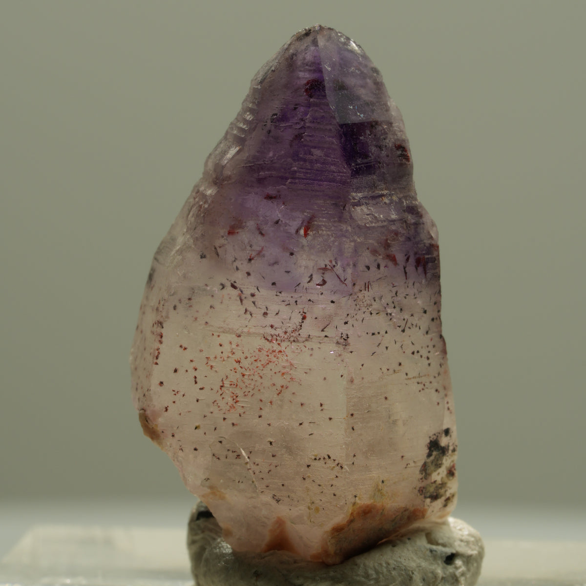 Seltene Phantom Amethyst Zepter mit Eisen Spitze Brandberg, Namibia 26*14*12mm #14200