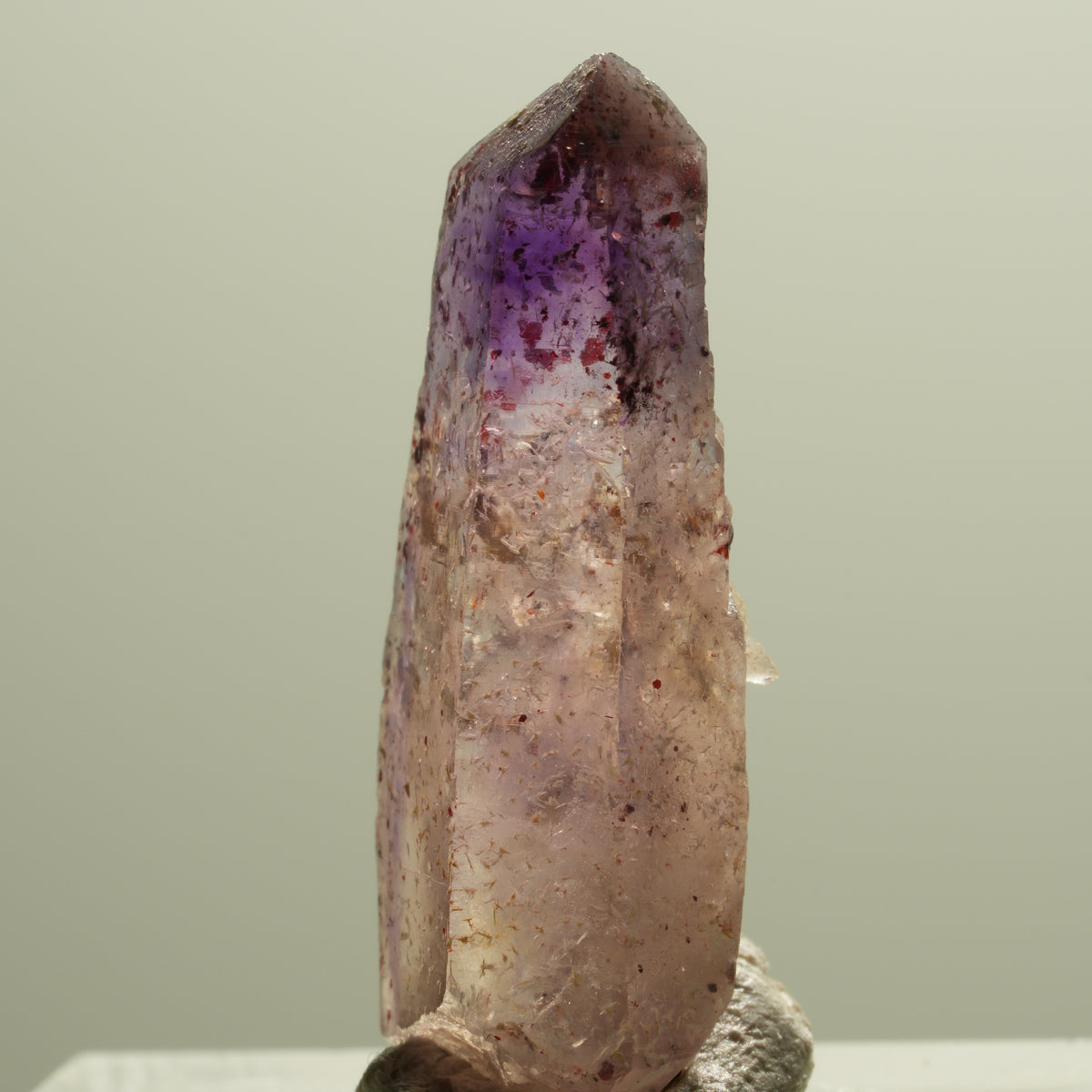 Seltene Phantom Skelett Amethyst mit Eisen Spitze Brandberg, Namibia 27*10*8mm #14295
