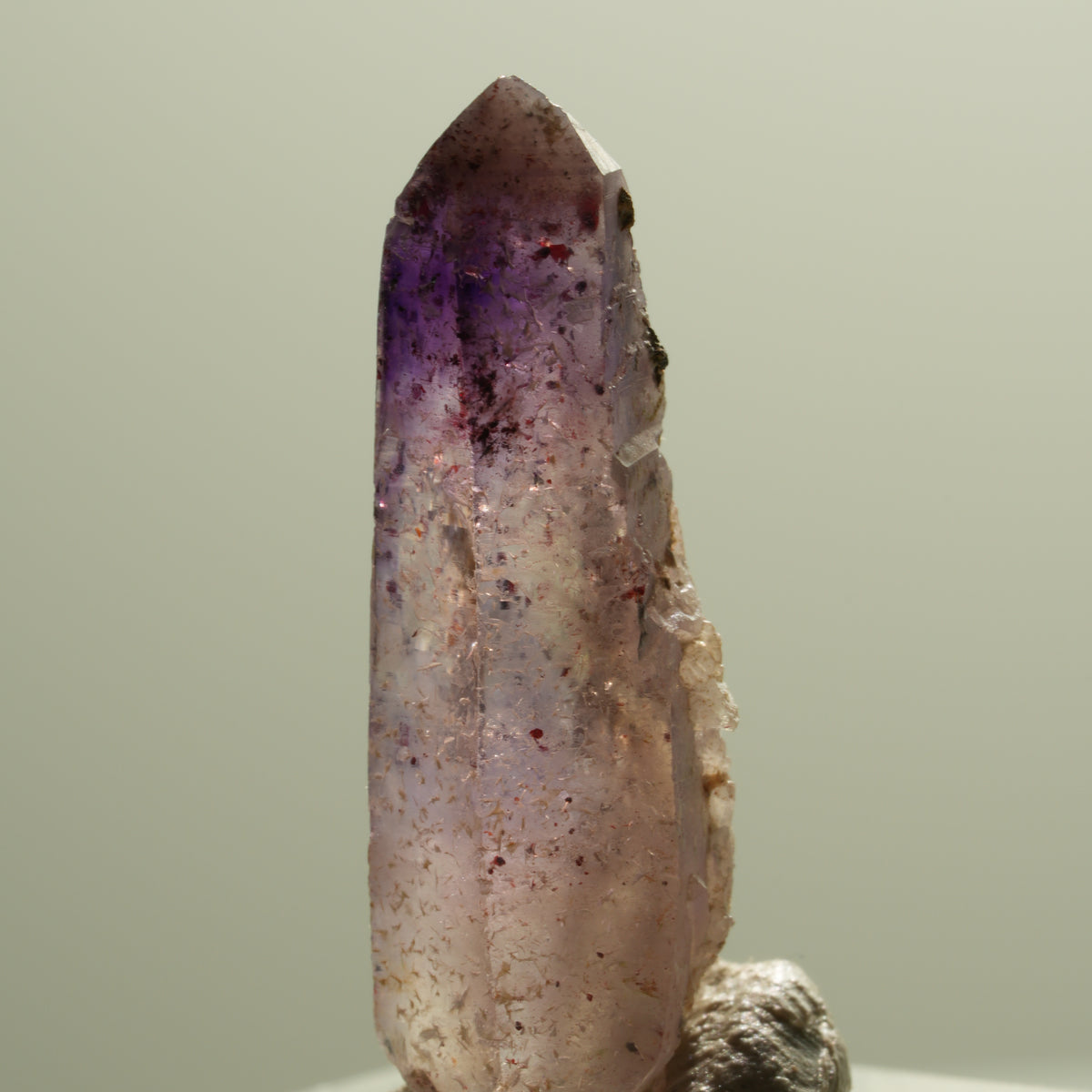 Seltene Phantom Skelett Amethyst mit Eisen Spitze Brandberg, Namibia 27*10*8mm #14295
