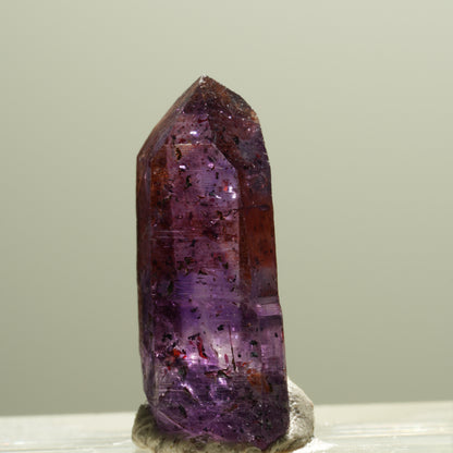 Seltene Phantom Skelett Amethyst mit Eisen Spitze Brandberg, Namibia 23*10*9mm #14296