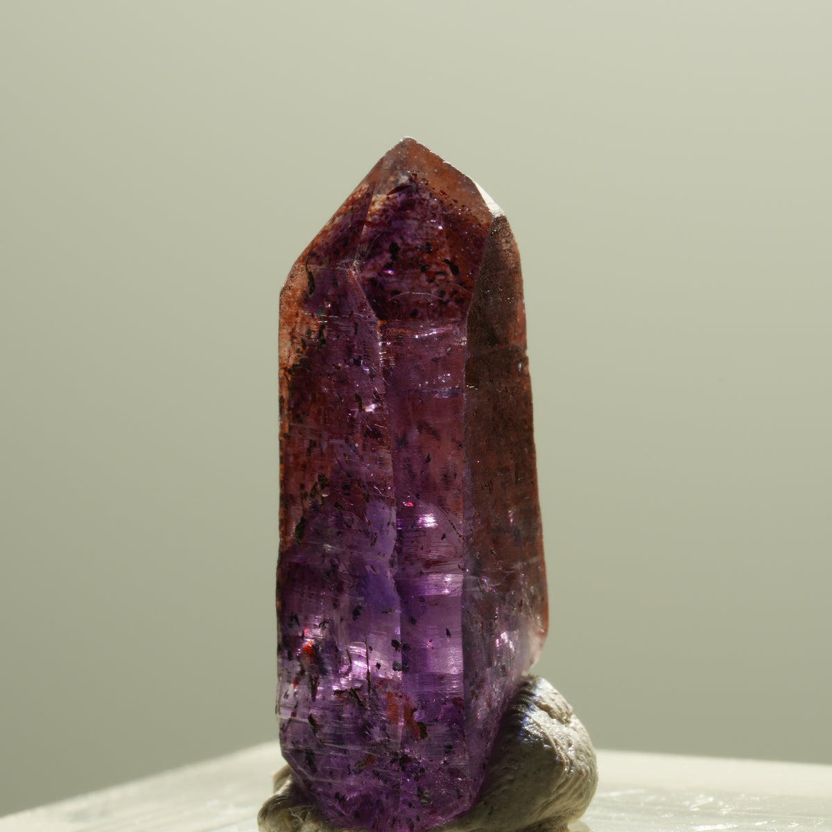 Seltene Phantom Skelett Amethyst mit Eisen Spitze Brandberg, Namibia 23*10*9mm #14296