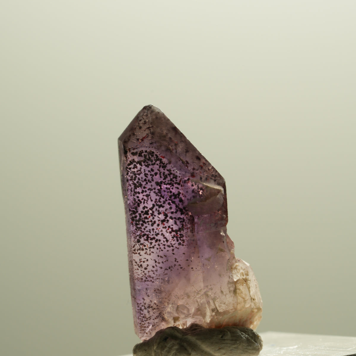 Seltene Skelett Phantom Amethyst mit Hämatit Brandberg, Namibia 24*12*9mm #14299