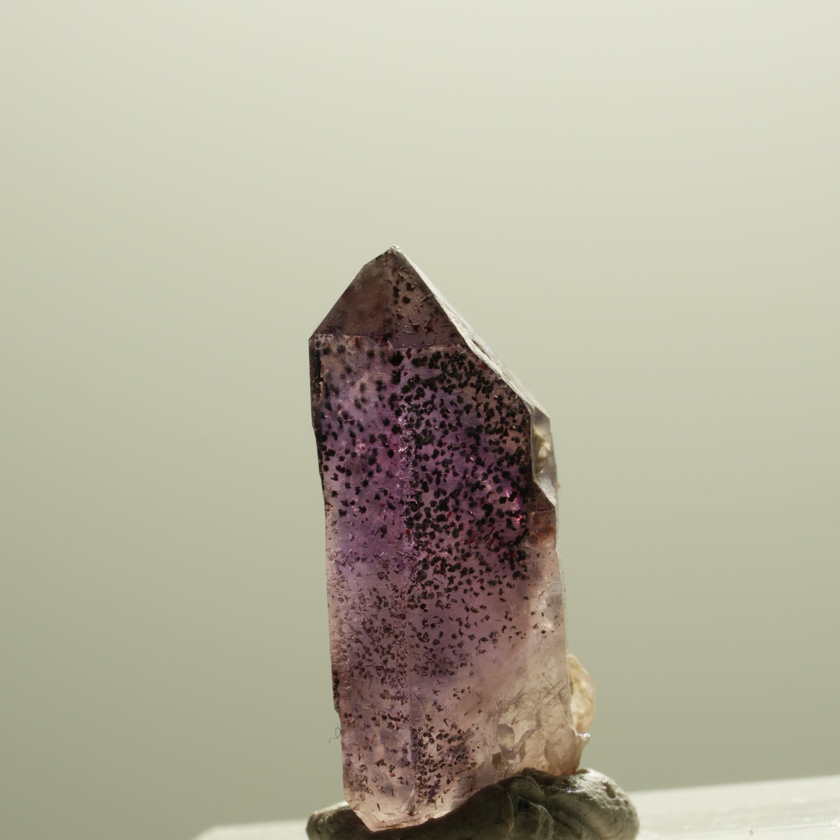 Seltene Skelett Phantom Amethyst mit Hämatit Brandberg, Namibia 24*12*9mm #14299