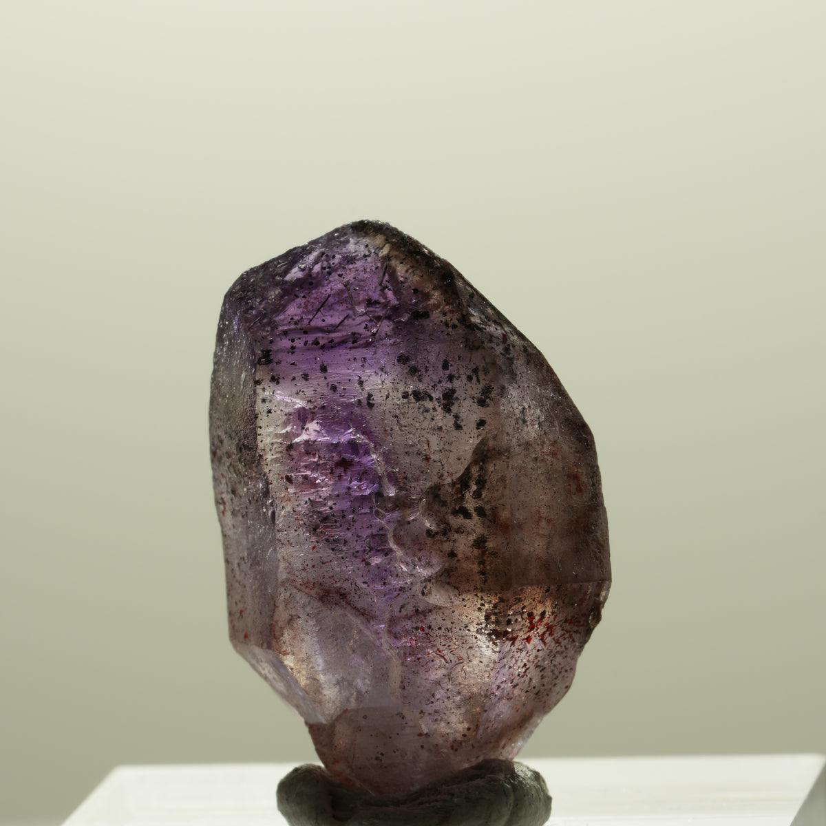 Seltene Phantom Amethyst Zepter mit Eisen Spitze Brandberg, Namibia 23*14*12mm #14304