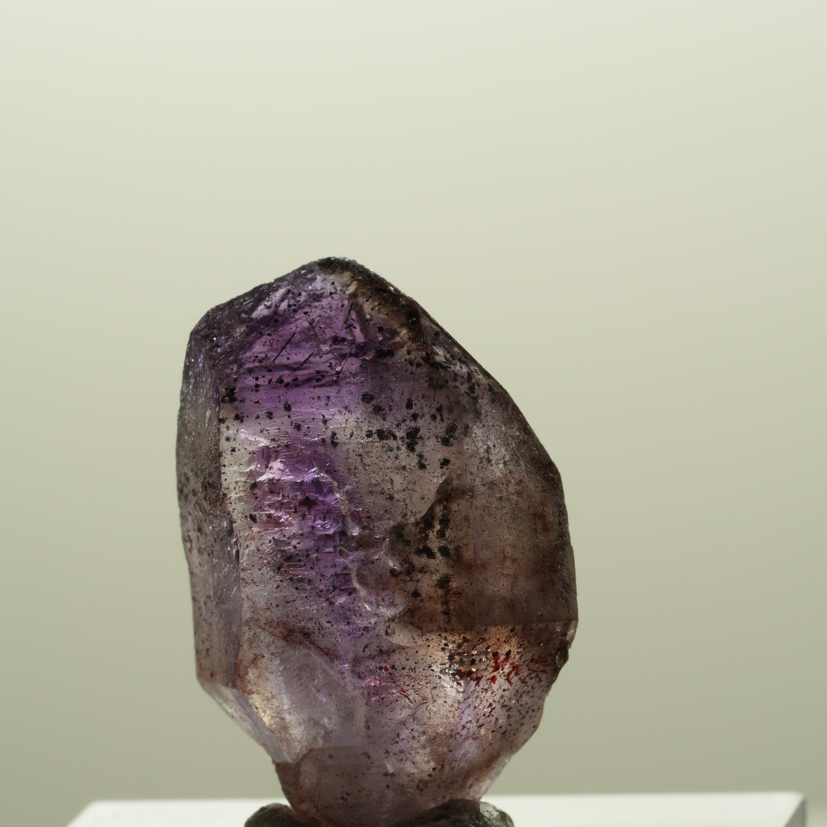 Seltene Phantom Amethyst Zepter mit Eisen Spitze Brandberg, Namibia 23*14*12mm #14304