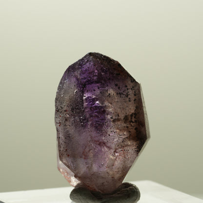 Seltene Phantom Amethyst Zepter mit Eisen Spitze Brandberg, Namibia 23*14*12mm #14304