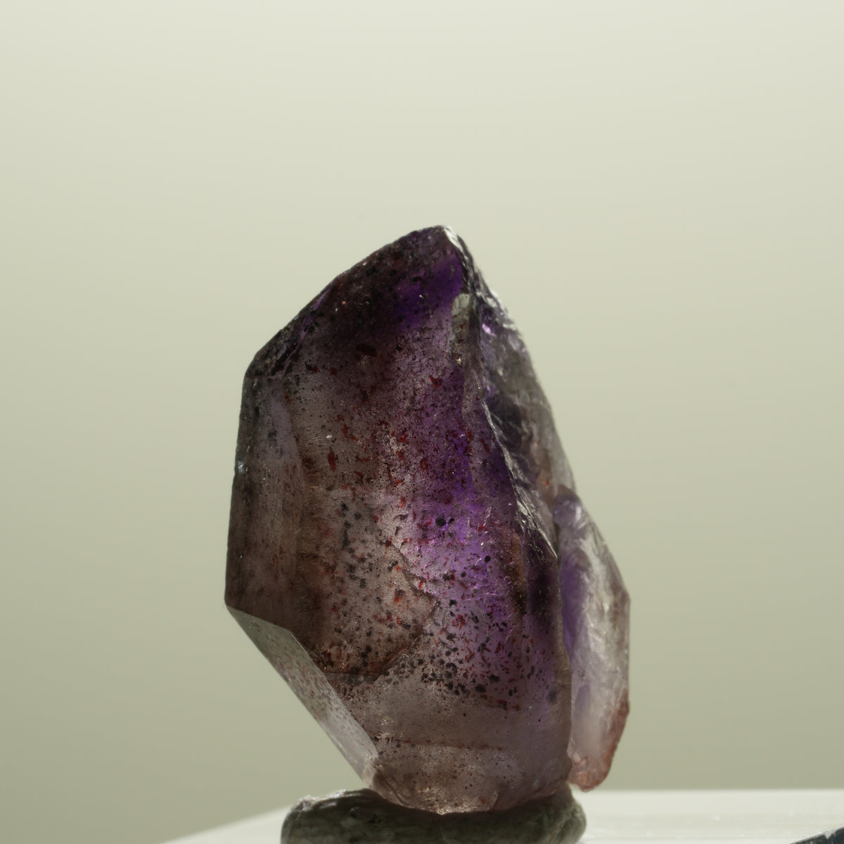 Seltene Phantom Amethyst Zepter mit Eisen Spitze Brandberg, Namibia 23*14*12mm #14304