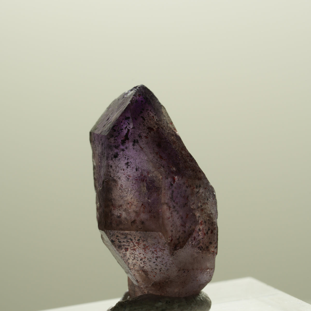 Seltene Phantom Amethyst Zepter mit Eisen Spitze Brandberg, Namibia 23*14*12mm #14304