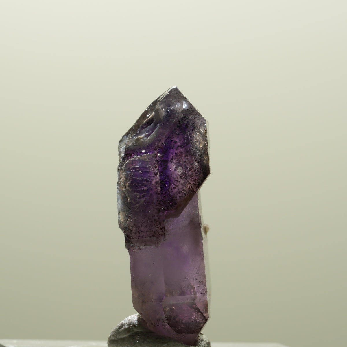 Seltene Phantom Amethyst Skelett Zepter Spitze Brandberg, Namibia 26*16*9mm #14305