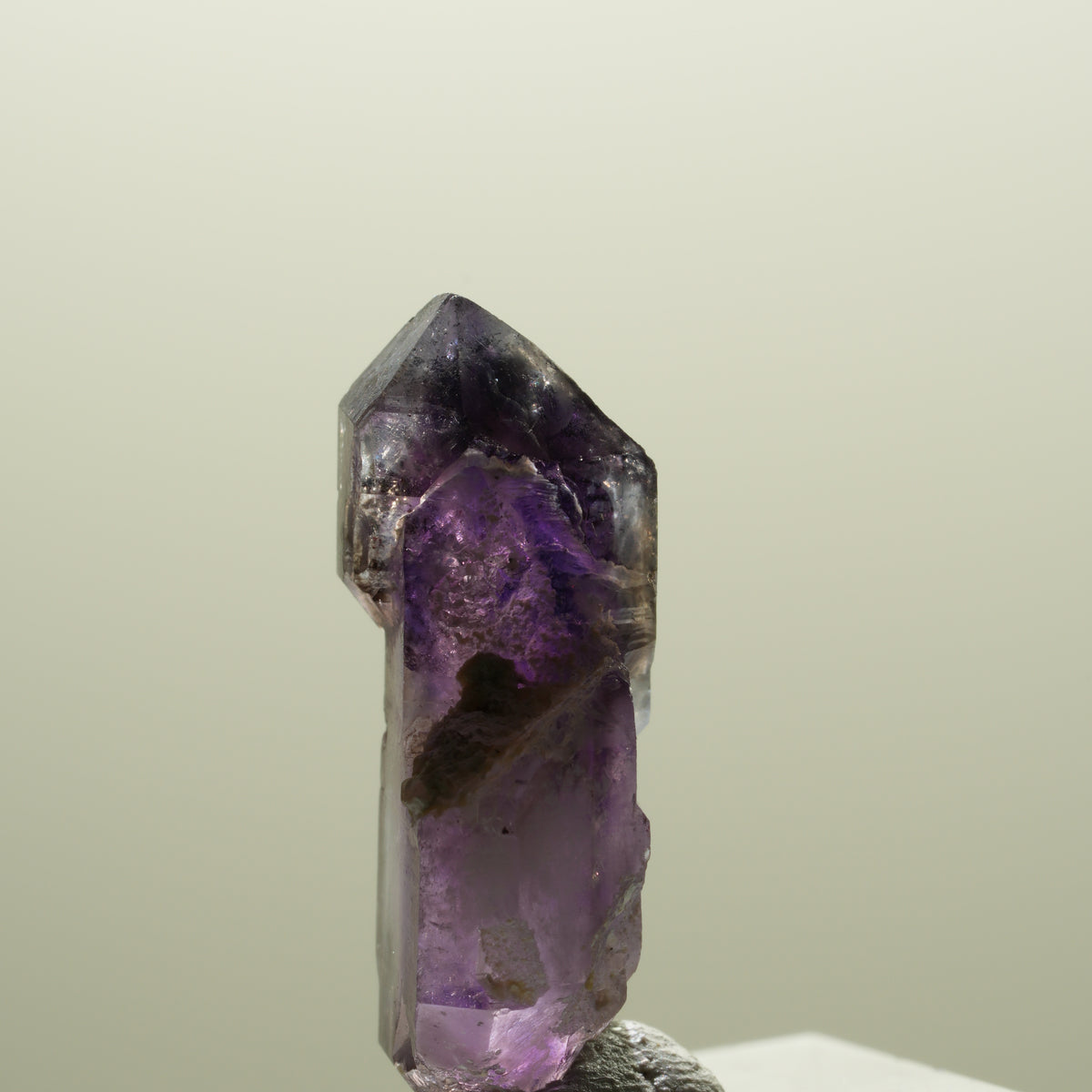 Seltene Phantom Amethyst Skelett Zepter Spitze Brandberg, Namibia 26*16*9mm #14305