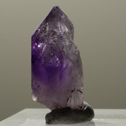 Seltene Phantom Skelett Amethyst mit Eisen Spitze Brandberg, Namibia 24*13*12mm #14317
