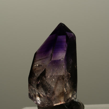 Seltene Phantom Amethyst Spitze Goboboseb, Namibia 22*15*9mm #14320