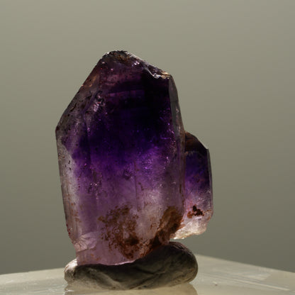 Seltene Phantom Skelett Amethyst mit Eisen Spitze Brandberg, Namibia 21*14*7mm #14321