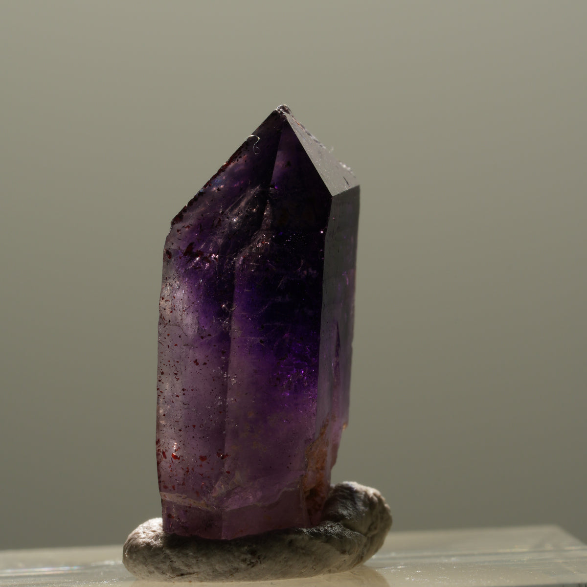 Seltene Phantom Skelett Amethyst mit Eisen Spitze Brandberg, Namibia 21*14*7mm #14321