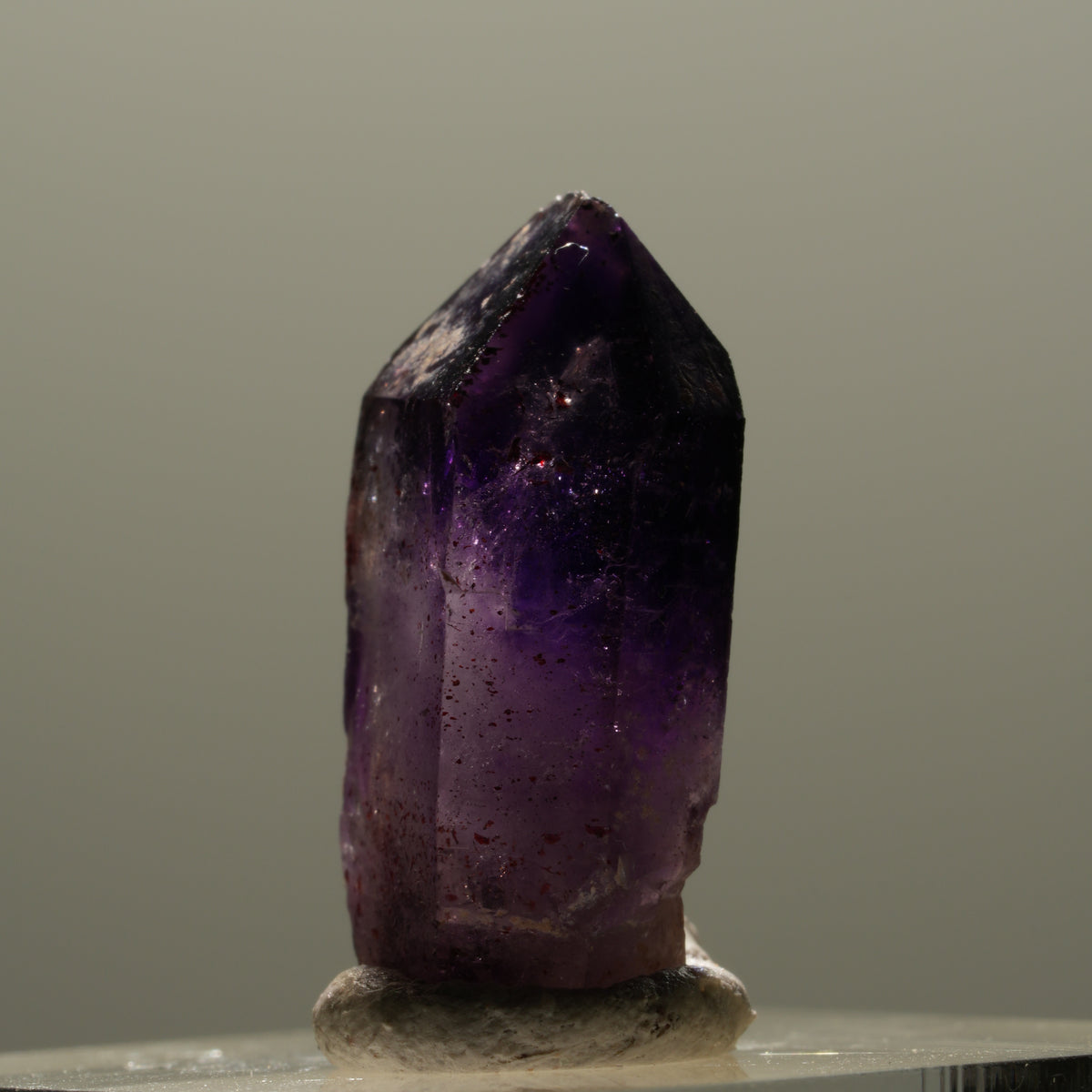 Seltene Phantom Skelett Amethyst mit Eisen Spitze Brandberg, Namibia 21*14*7mm #14321