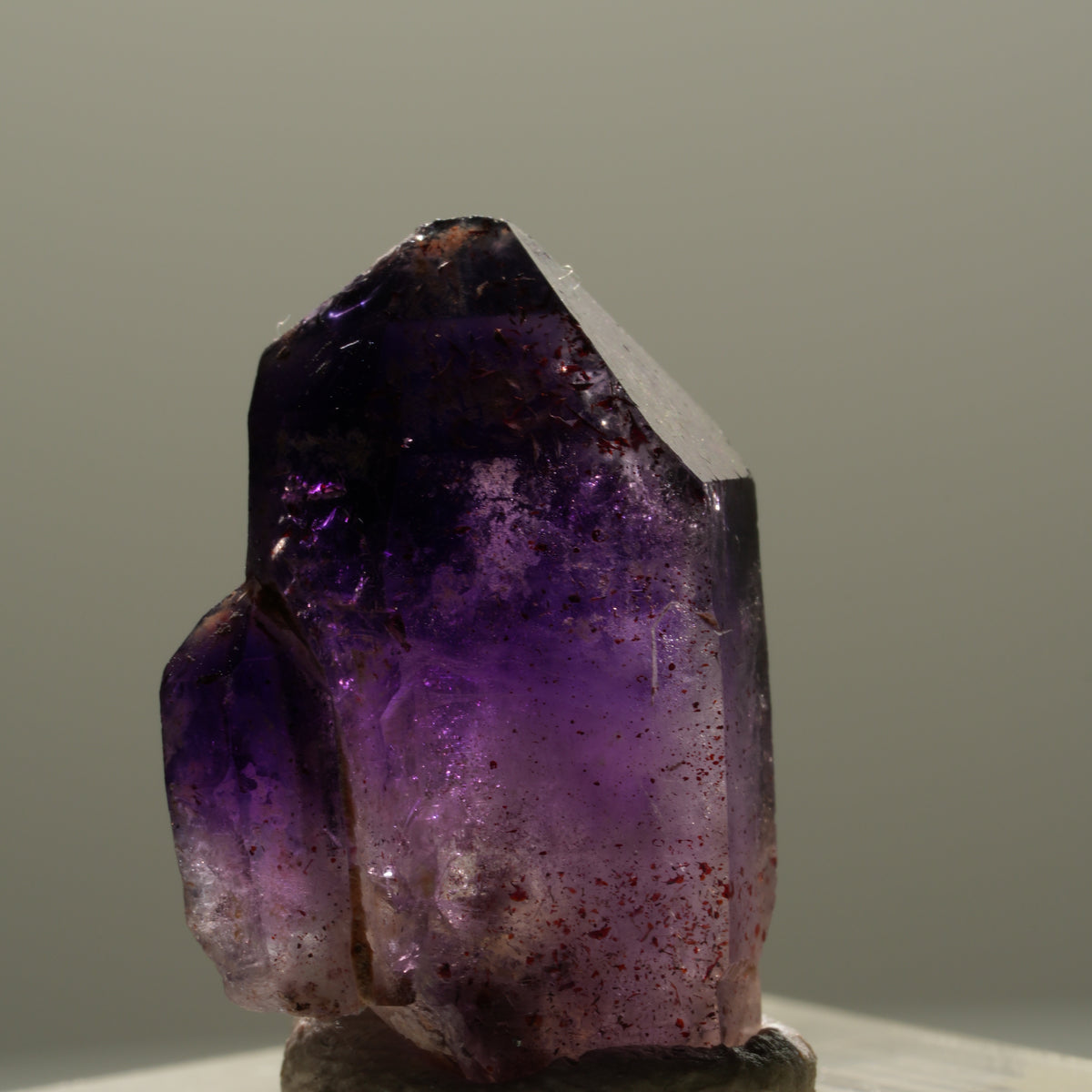 Seltene Phantom Skelett Amethyst mit Eisen Spitze Brandberg, Namibia 21*14*7mm #14321