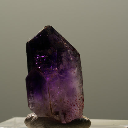 Seltene Phantom Skelett Amethyst mit Eisen Spitze Brandberg, Namibia 21*14*7mm #14321