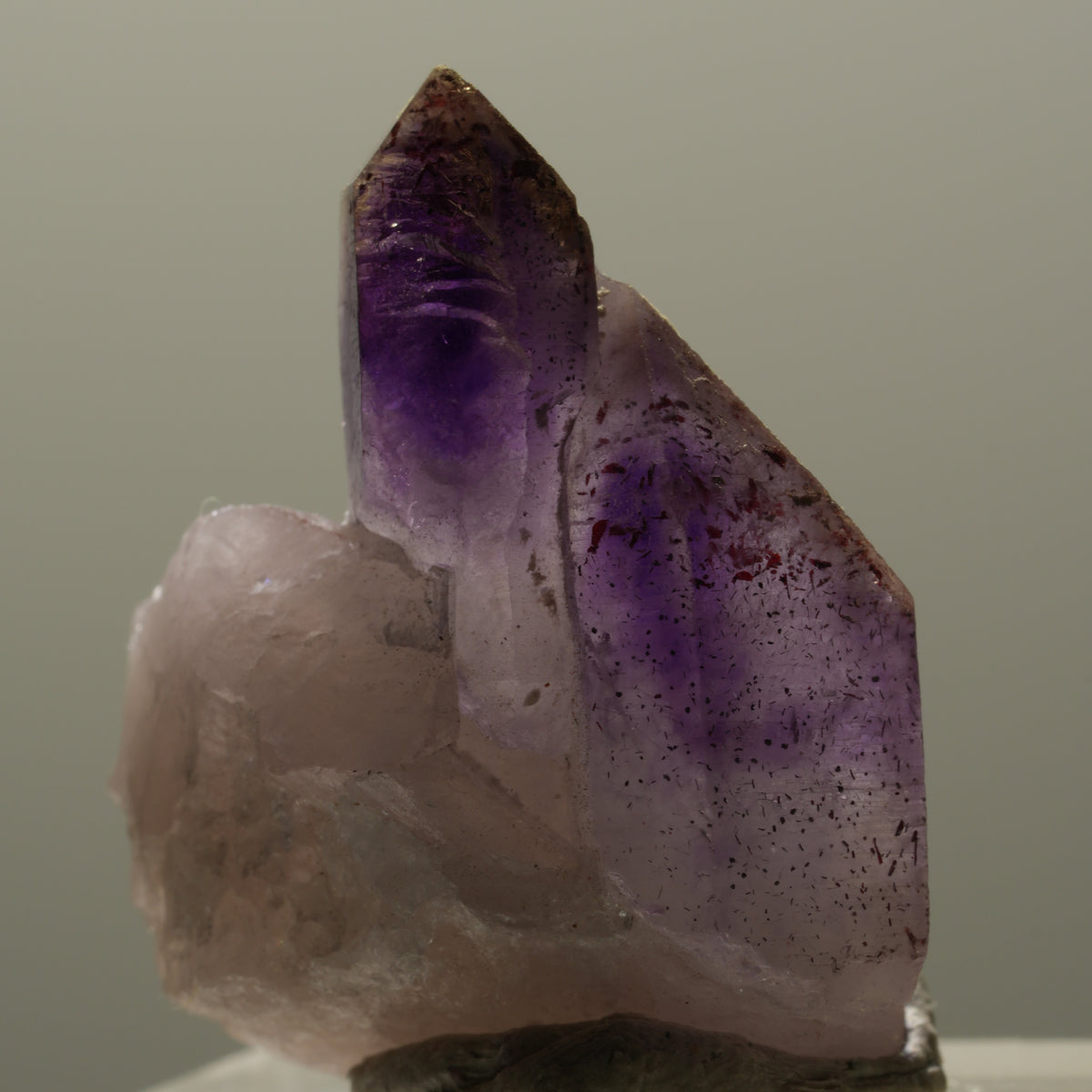 Seltene Phantom Skelett Amethyst mit Eisen Spitze Brandberg, Namibia 27*22*14mm #14332
