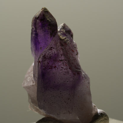 Seltene Phantom Skelett Amethyst mit Eisen Spitze Brandberg, Namibia 27*22*14mm #14332