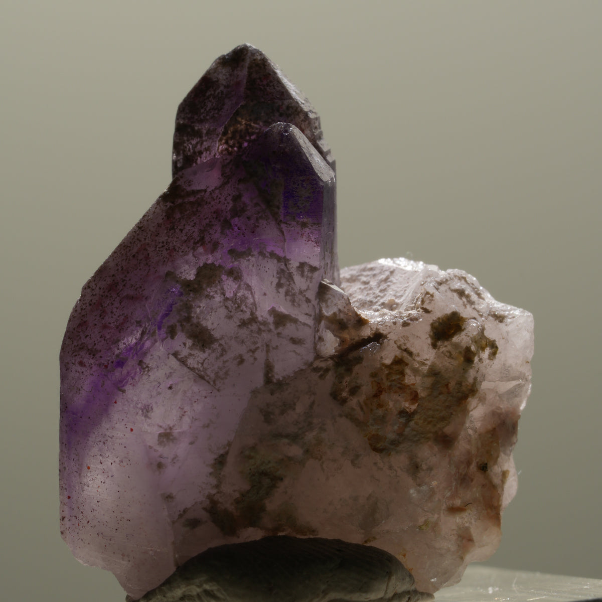 Seltene Phantom Skelett Amethyst mit Eisen Spitze Brandberg, Namibia 27*22*14mm #14332