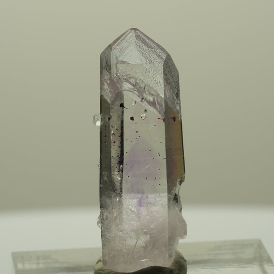 Harlekin Lemurian Phantom Amethyst mit Analcim Streep Mine, Goboboseb, Namibia 28*10*7mm #14385