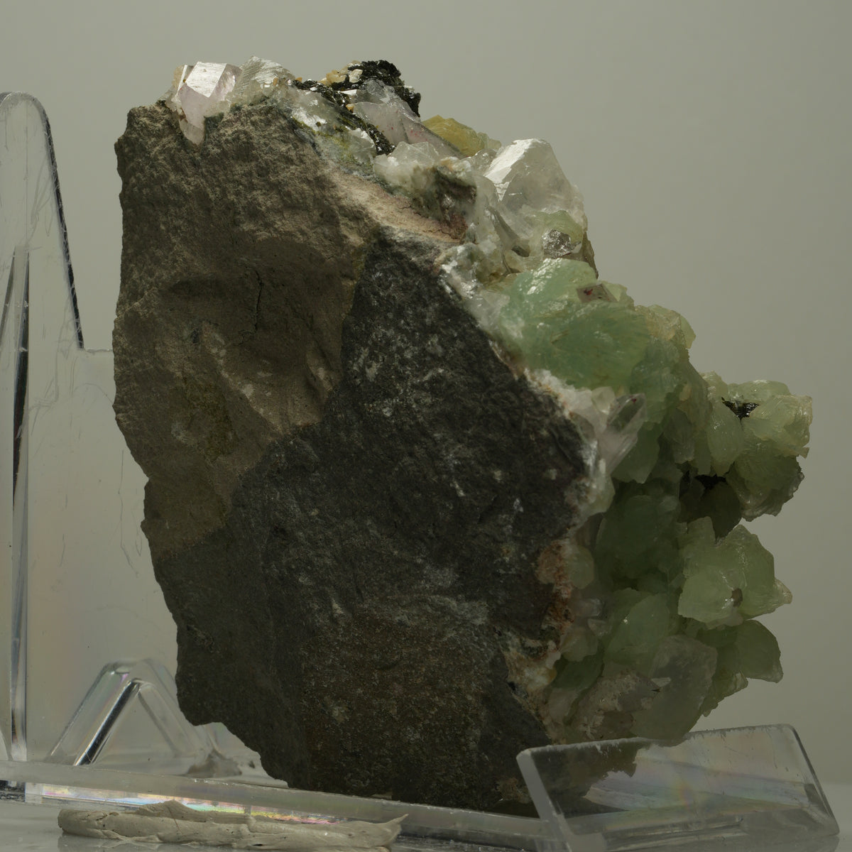 XL Prehnit, Harlekin Amethyst, Calcit, Epidot auf Matrix Streep Mine, Namibia 98*88*57mm #14491