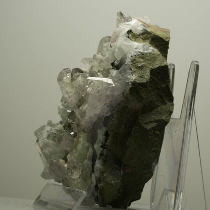 XL Harlekin Amethyst, Prehnit, Calcit, Epidot auf Matrix Streep Mine, Namibia 128*101*63mm #14494