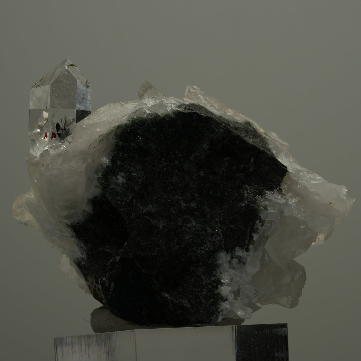 Harlekin Quarz, Calcit, Epidot auf Matrix Streep Mine, Goboboseb, Namibia 60*39*37mm #14521