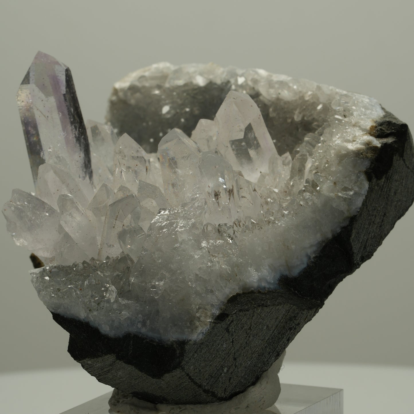 Klare Phantom Amethyst mit Hämatit auf Matrix Streep Mine, Goboboseb, Namibia 59*51*34mm #14522