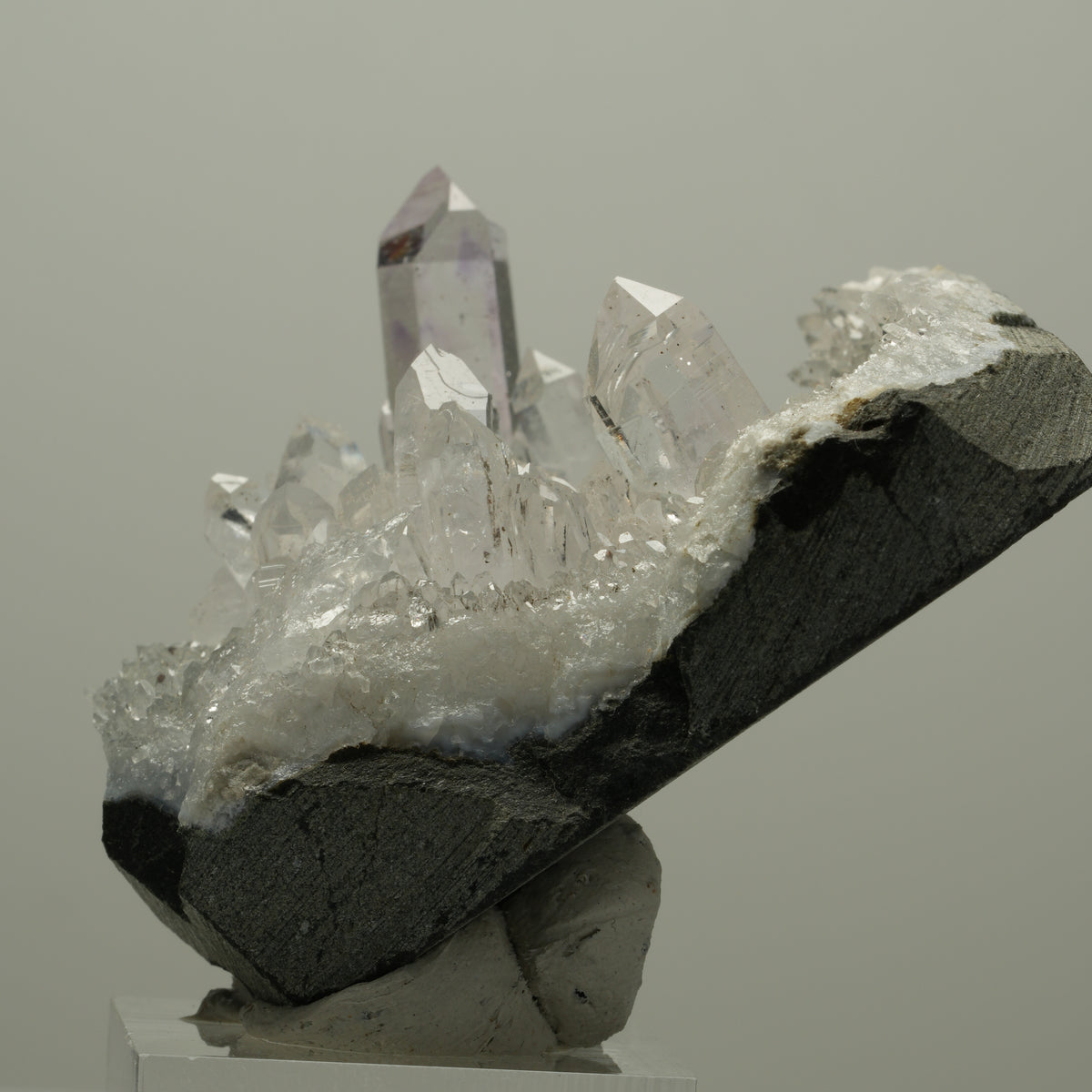 Klare Phantom Amethyst mit Hämatit auf Matrix Streep Mine, Goboboseb, Namibia 59*51*34mm #14522