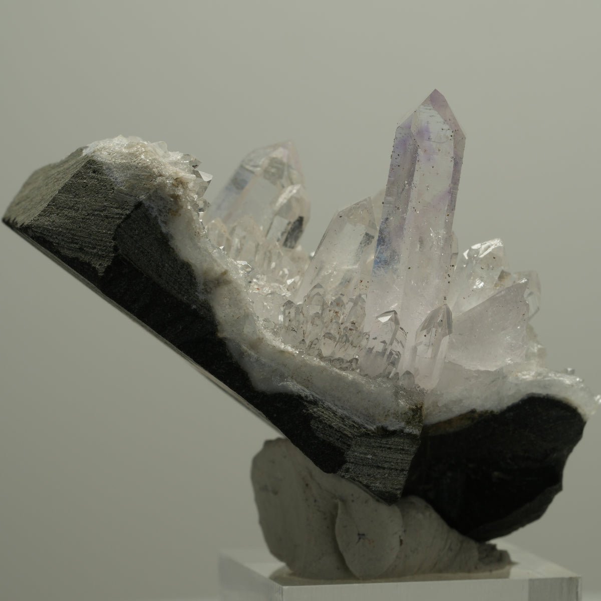 Klare Phantom Amethyst mit Hämatit auf Matrix Streep Mine, Goboboseb, Namibia 59*51*34mm #14522