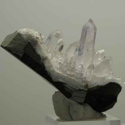 Klare Phantom Amethyst mit Hämatit auf Matrix Streep Mine, Goboboseb, Namibia 59*51*34mm #14522