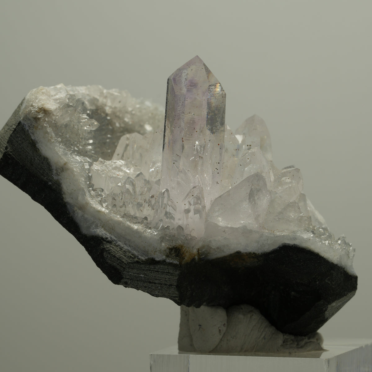 Klare Phantom Amethyst mit Hämatit auf Matrix Streep Mine, Goboboseb, Namibia 59*51*34mm #14522