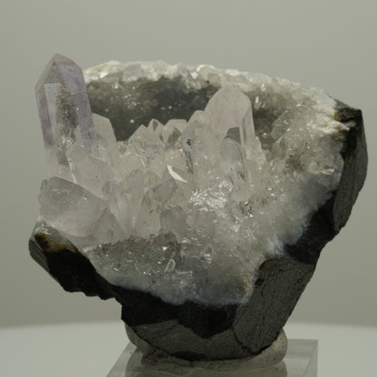 Klare Phantom Amethyst mit Hämatit auf Matrix Streep Mine, Goboboseb, Namibia 59*51*34mm #14522