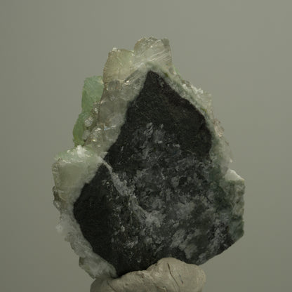 Starburst Quarz, Prehnit, Analcim, Hämatit auf Matrix Streep Mine, Namibia 52*48*26mm #14533