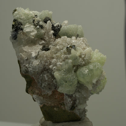 Seltene Quarz, Analcim, Prehnit, Calcit, Epidot Stufe Streep Mine, Namibia 60*45*36mm #14536