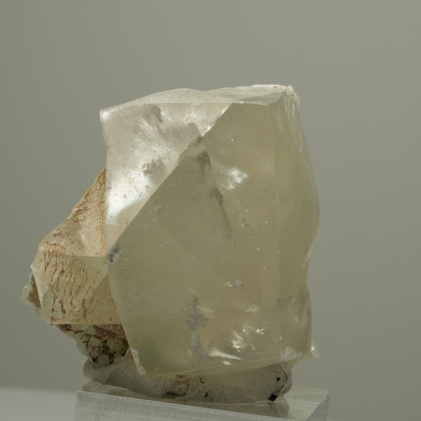 Großer Calcit Würfel mit Prehnit Streep Mine, Goboboseb, Namibia 38*36*34mm #14537