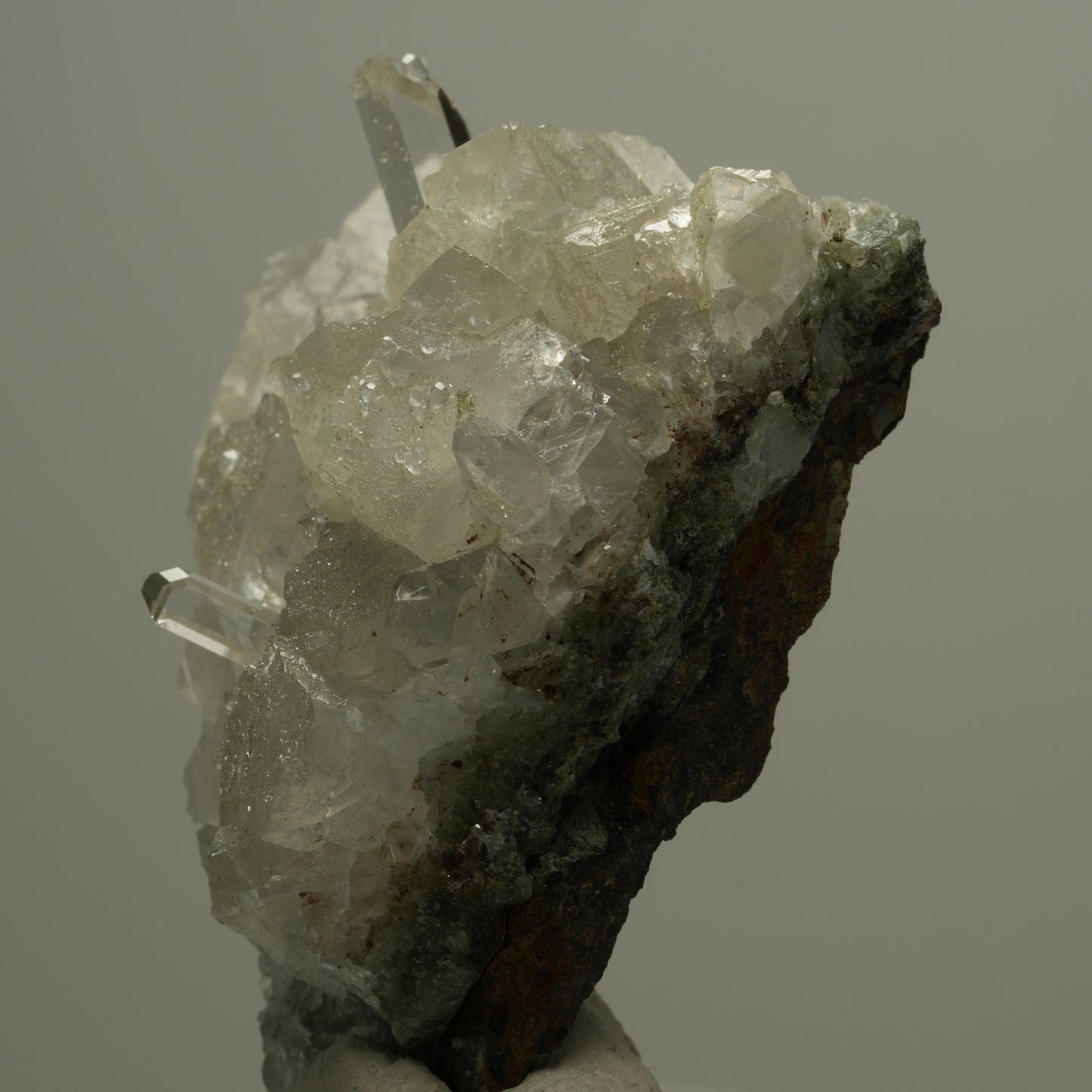 Klare Quarz, Calcit, Analcim Epidot auf Matrix Streep Mine Namibia 47*39*22mm #14542