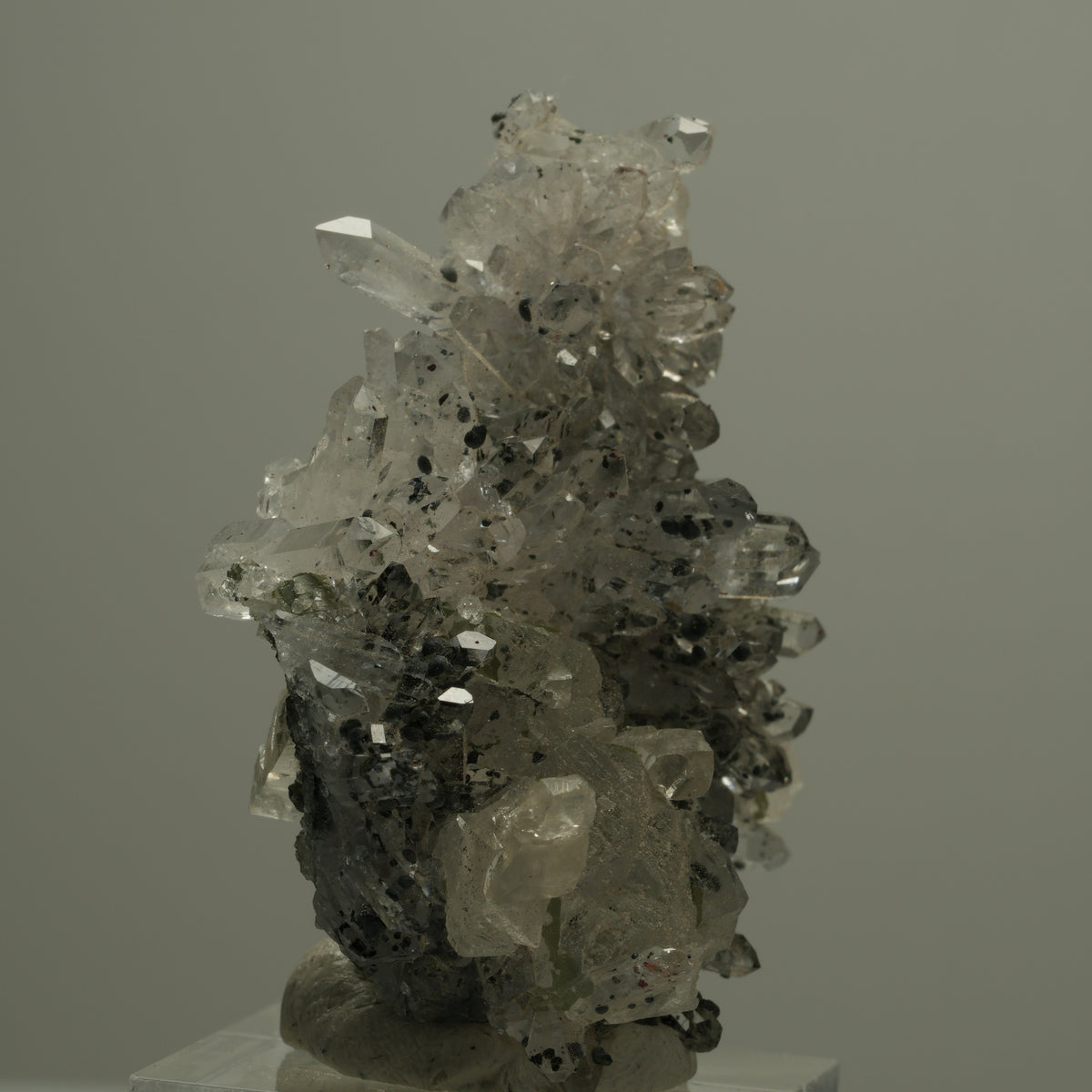 Starburst Quarz, Hämatit, Analcim, Calcit, Epidot, Matrix Streep Mine Namibia 52*42*24mm #14544