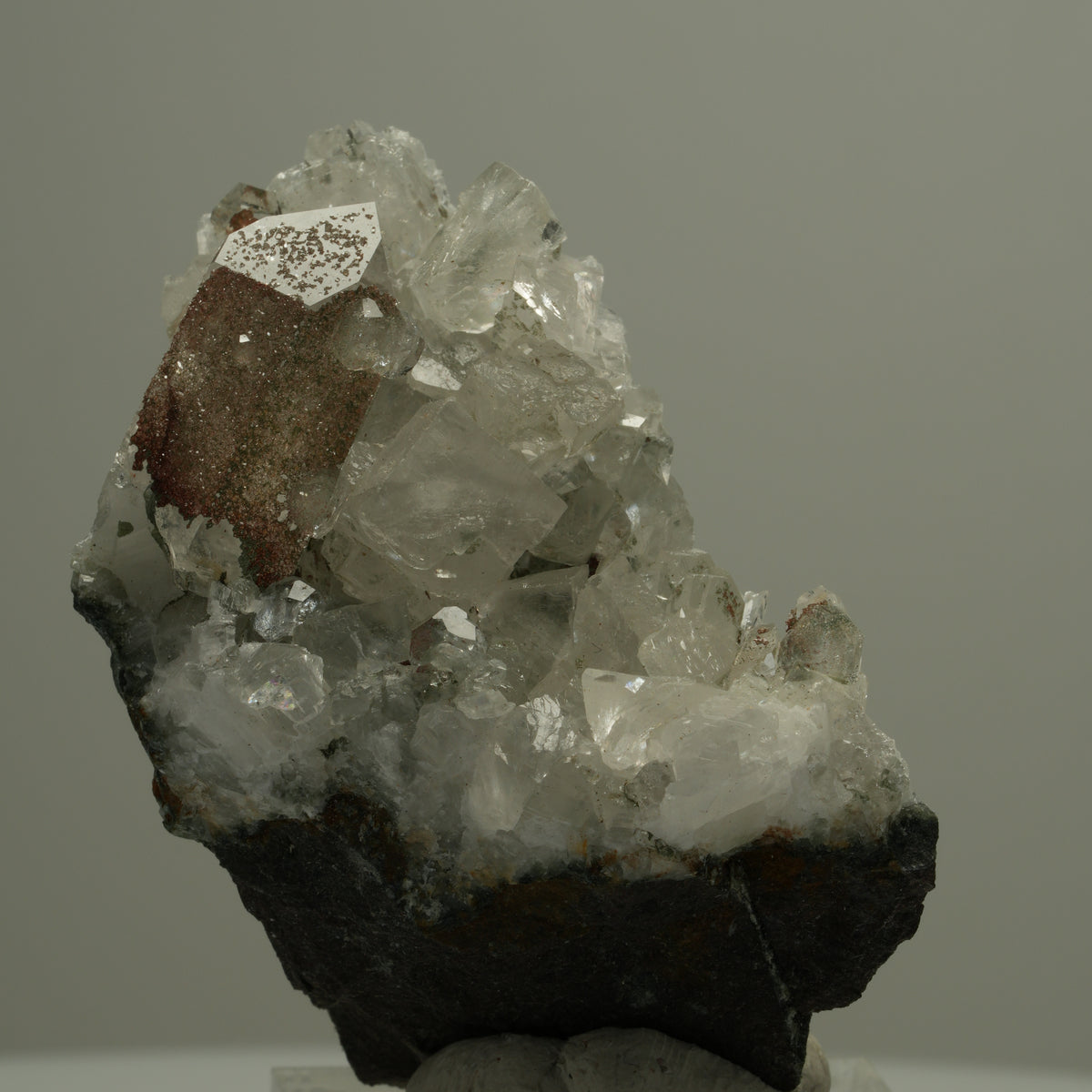 Klare Quarz, Analcim, Calcit, Epidot auf Matrix Streep Mine Namibia 51*34*20mm #14550