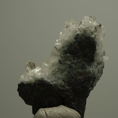 Klare Quarz, Analcim, Calcit, Epidot auf Matrix Streep Mine Namibia 51*34*20mm #14550