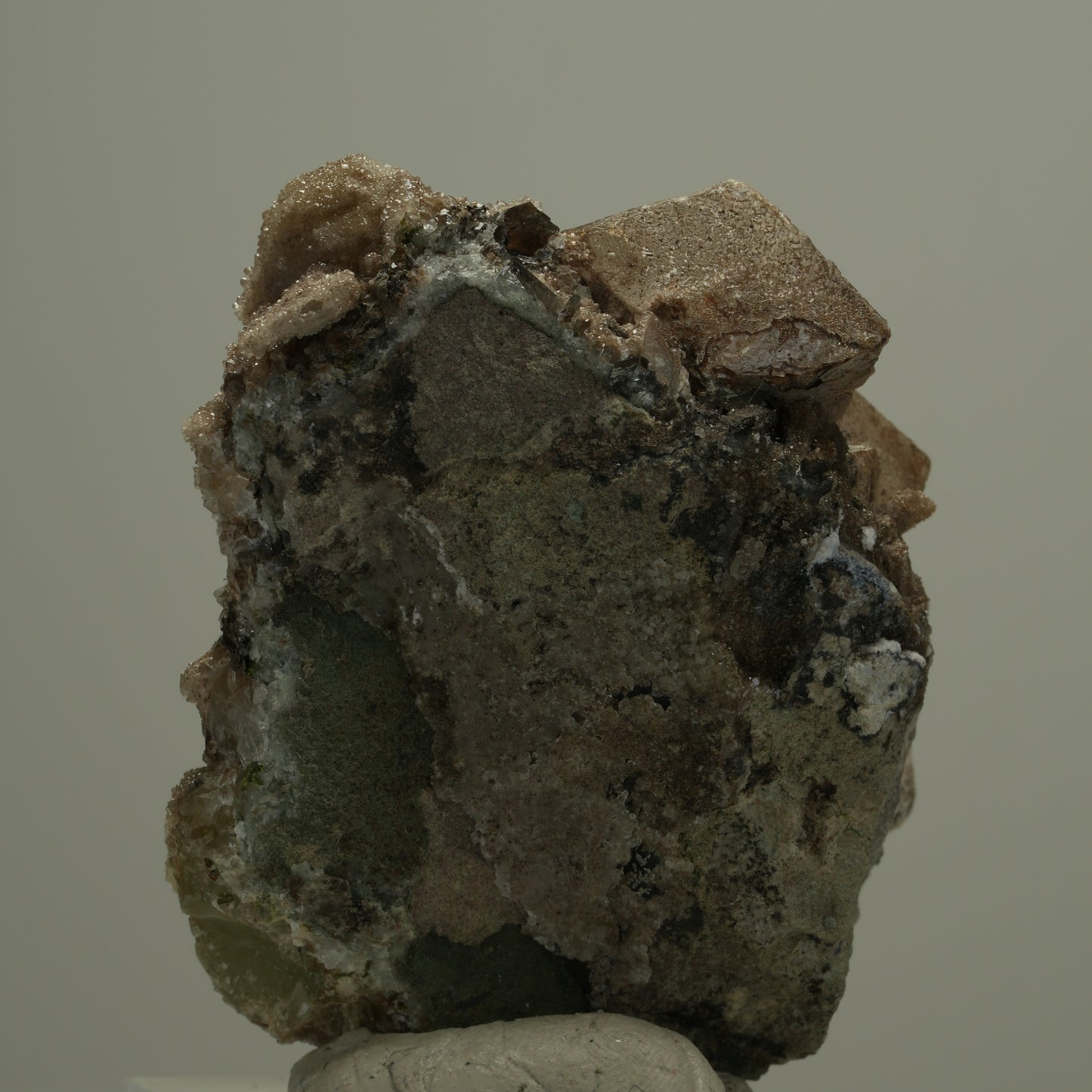 Quarz, Analcim, Calcit, Prehnit auf Matrix Streep Mine, Goboboseb, Namibia 49*40*25mm #14551