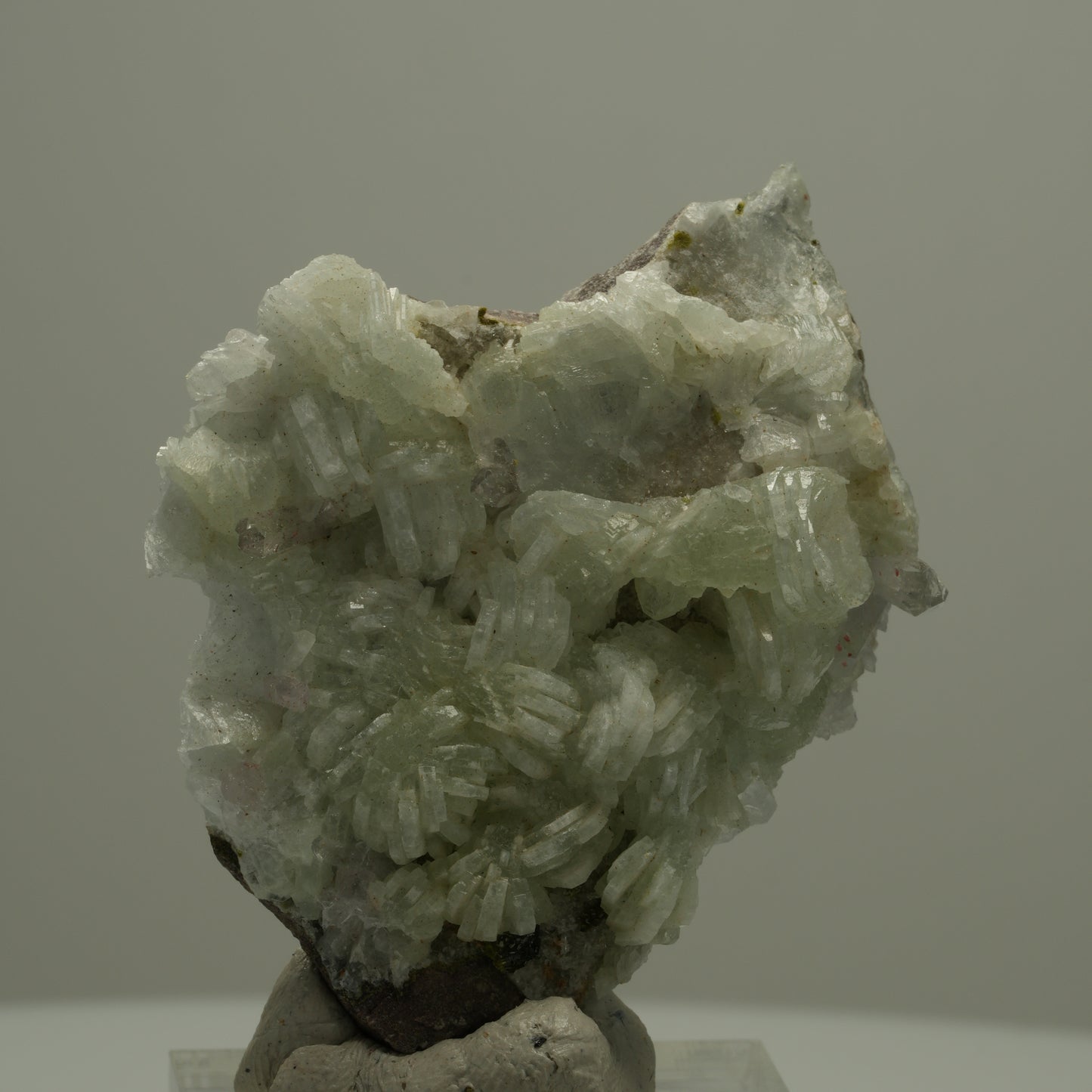 Harlekin Quarz, Prehnit, Epidot auf Matrix Streep Mine, Goboboseb, Namibia 42*40*14mm #14552